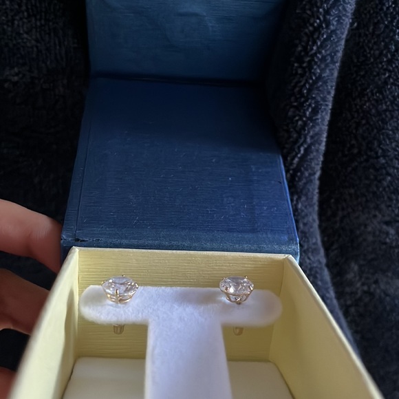 14K Gold Diamond Cubic Zirconium Earrings - Picture 3 of 5